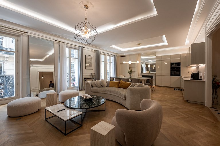 Par058 - Grand appartement dans le Triangle d'Or