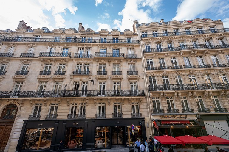 Par058 - Luxury 280 sqm apartment in Triangle d'Or