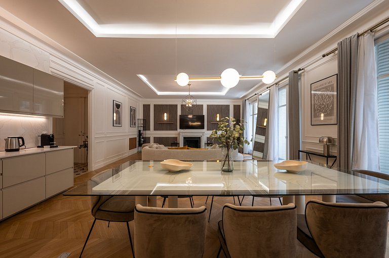 Par058 - Luxury 280 sqm apartment in Triangle d'Or