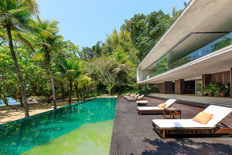 Pty008 - Luxuosa villa frente mar em Paraty