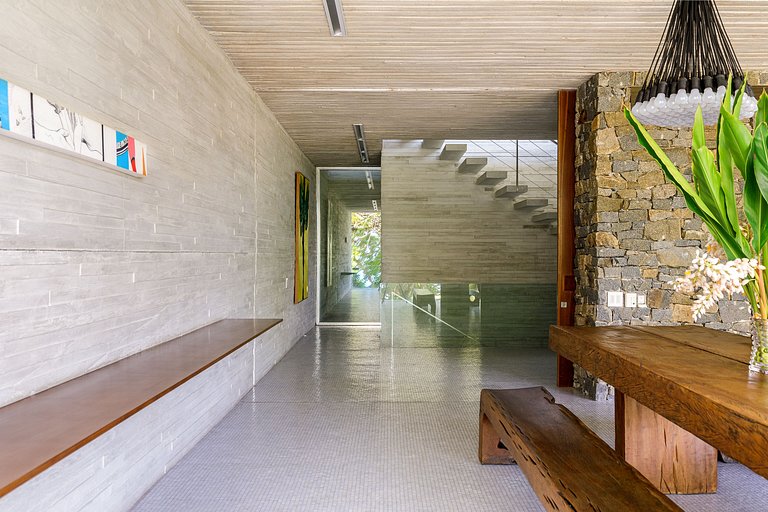 Pty008 - Luxury beachfront villa in Paraty