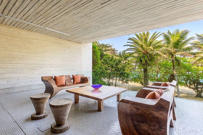 Pty008 - Luxury beachfront villa in Paraty