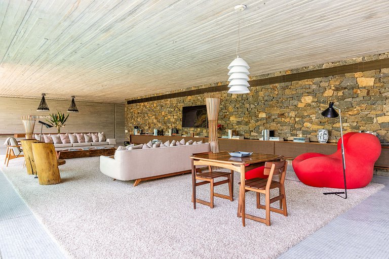 Pty008 - Luxury beachfront villa in Paraty