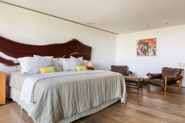 Pty008 - Luxury beachfront villa in Paraty