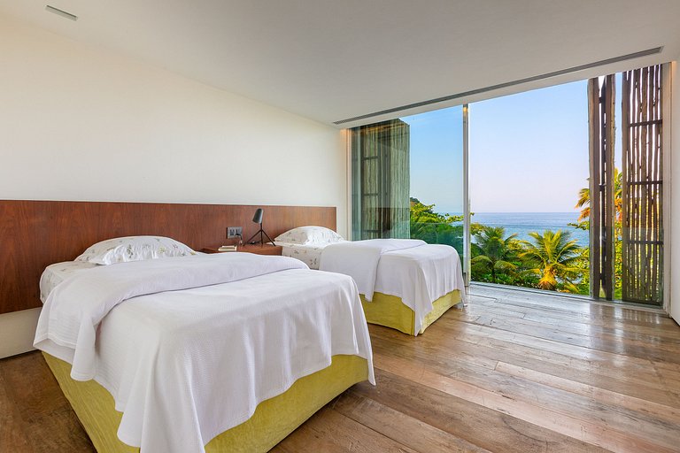 Pty008 - Luxury beachfront villa in Paraty