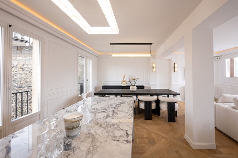 Par305 - Appartement de prestige dans le 8ème