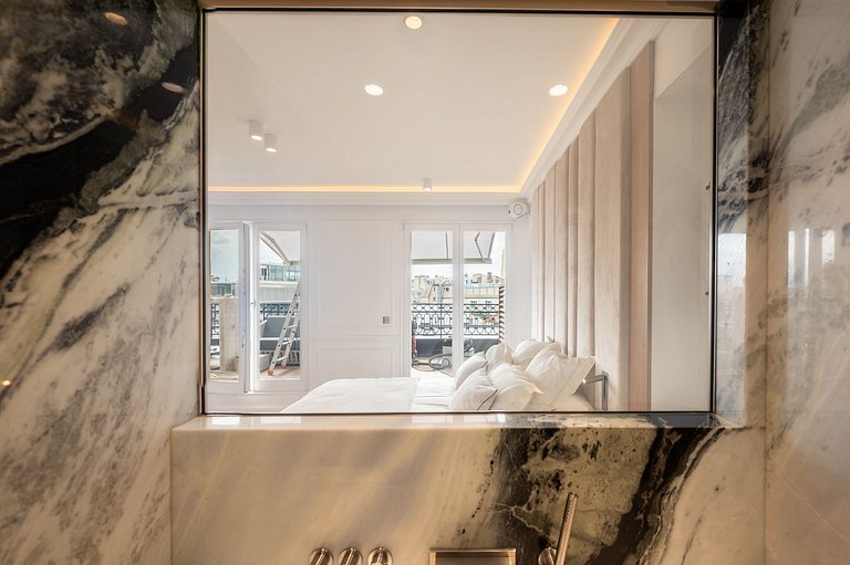 Par305 - Luxury penthouse in Paris 8