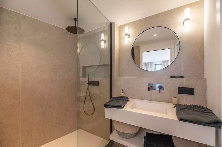 Cor001 - Luxuosa Villa Contemporânea na Corsica