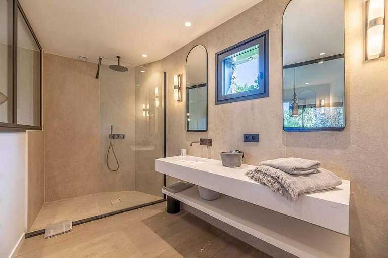 Cor001 - Luxury Contemporary Villa in Corsica