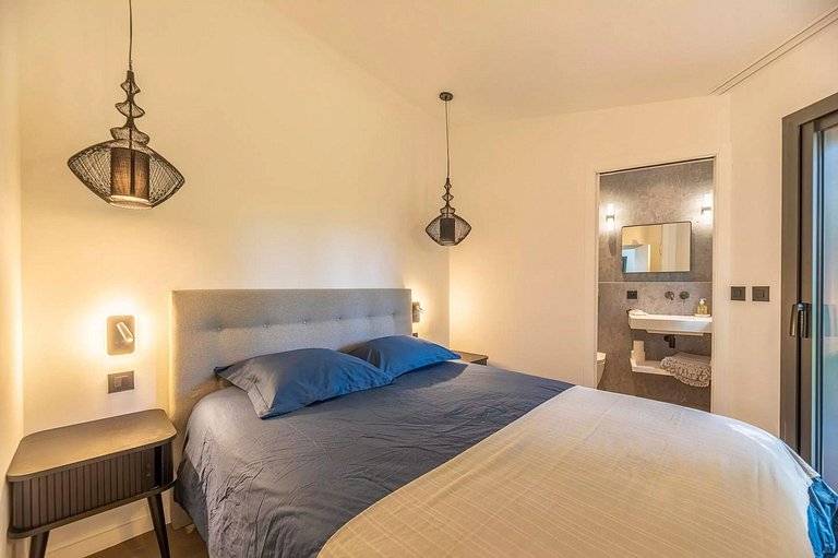 Cor001 - Luxury Contemporary Villa in Corsica
