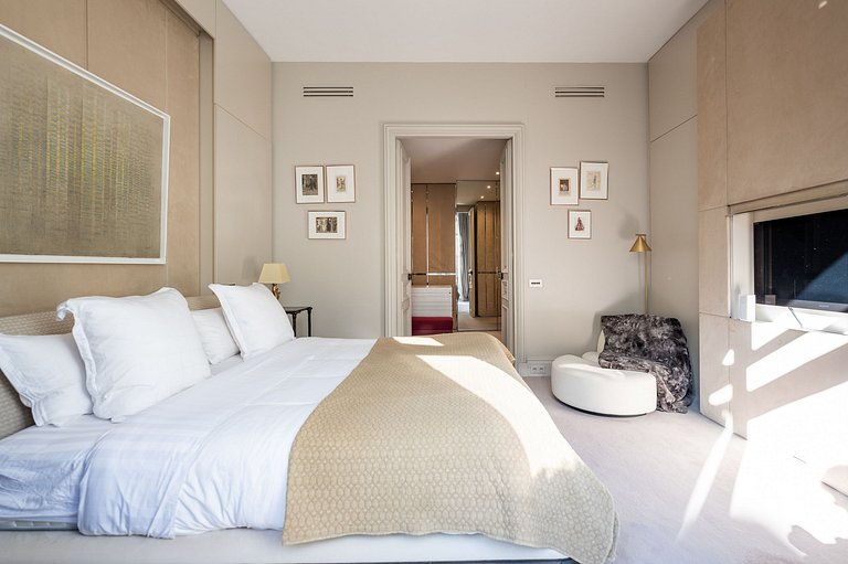 Par070 - Luxury apartment in Saint Germain
