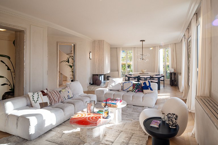 Par057 - Breathtaking duplex penthouse in Paris