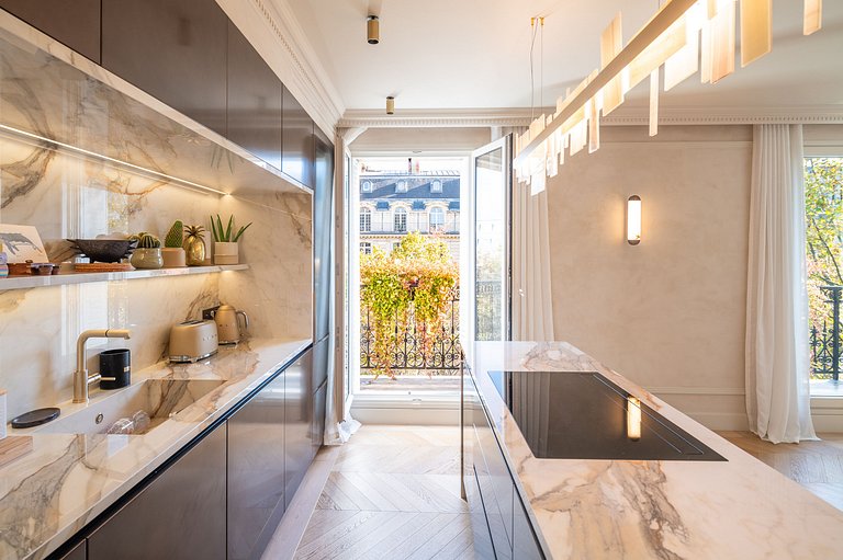 Par057 - Breathtaking duplex penthouse in Paris