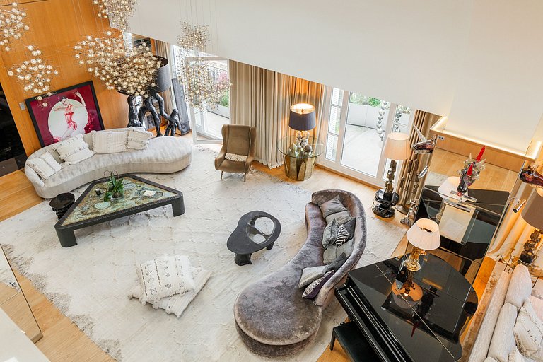 Par007 - Cobertura única no topo de um Palácio