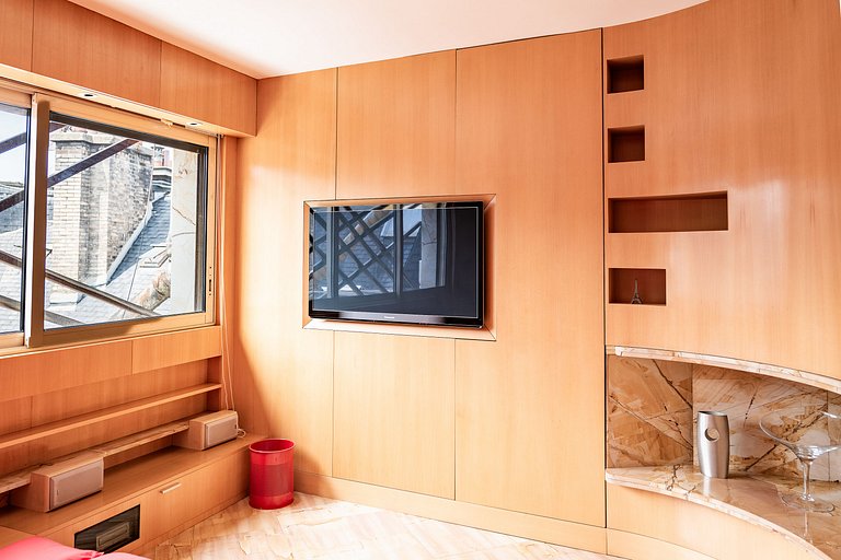 Par142 - Penthouse in Paris with iconic views