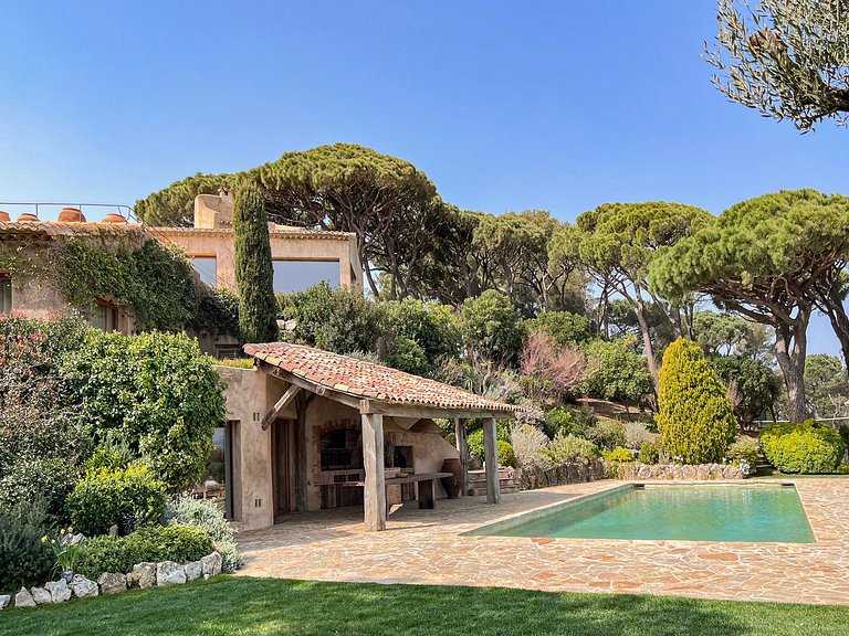 Azu032 - Exceptional Villa in Saint-Tropez