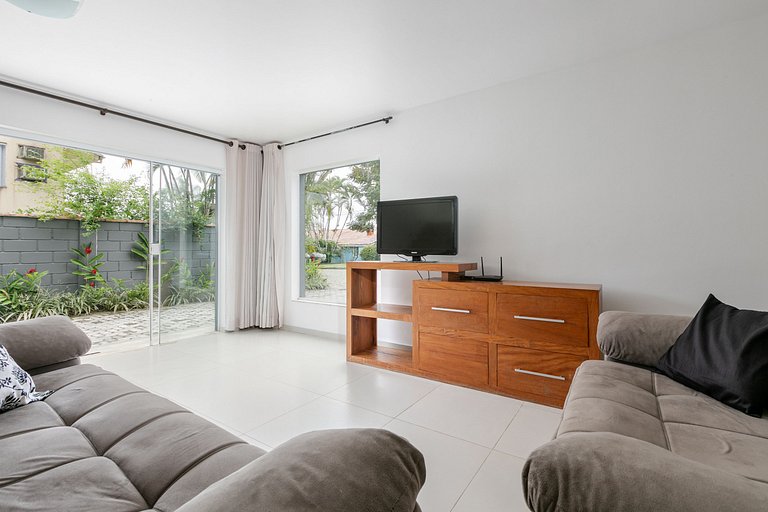 Ang063 - 5-Suite Villa with Pool, Spa and Garden