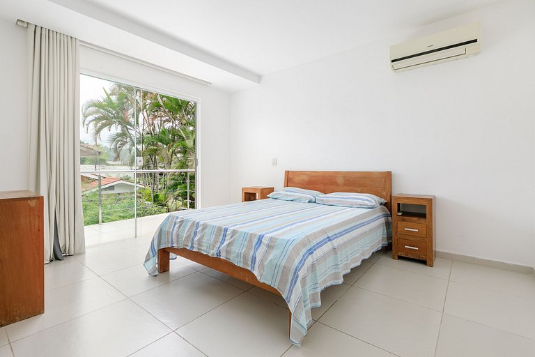 Ang063 - Linda casa no Porto Frade