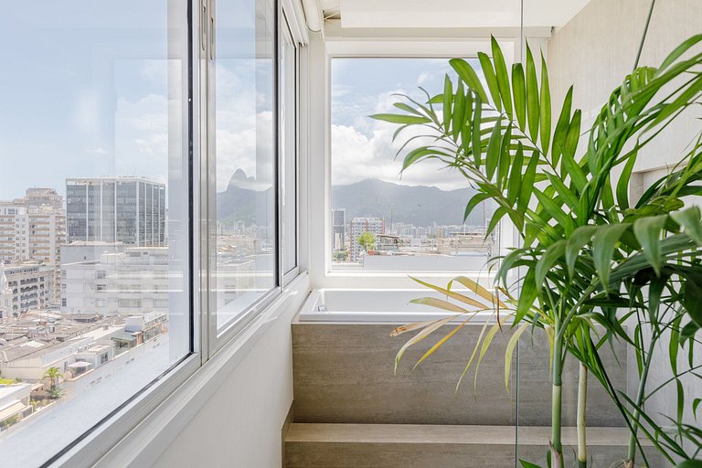 Rio022 - Luxury penthouse with pool and views in Ipanema