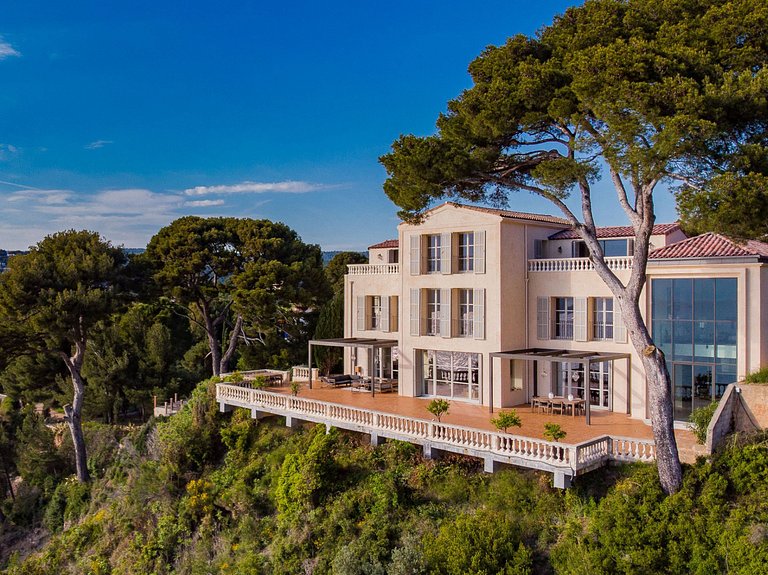 Azu004 - Prestigious Villa in Cassis