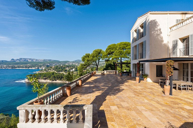 Azu004 - Prestigious Villa in Cassis
