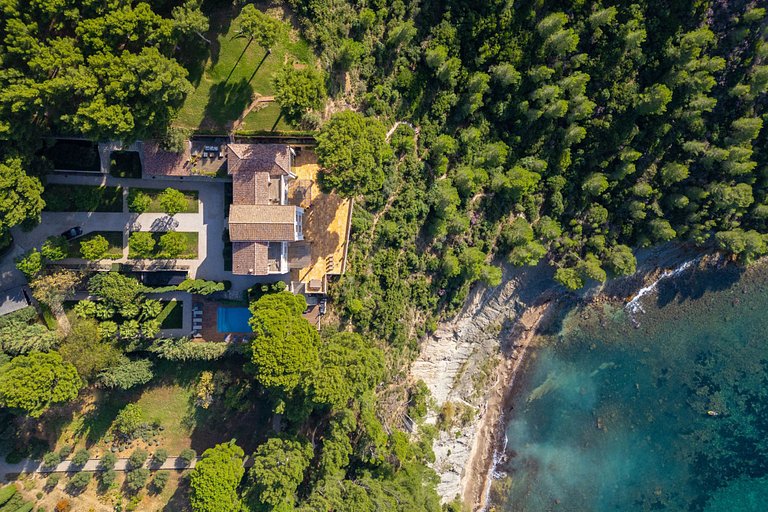 Azu004 - Prestigious Villa in Cassis