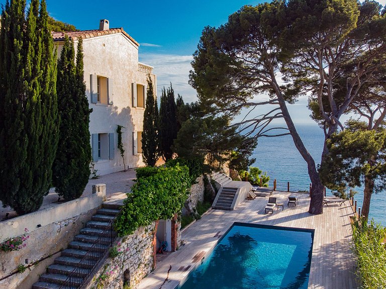 Azu004 - Prestigious Villa in Cassis