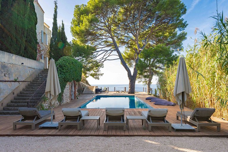 Azu004 - Prestigiosa villa en Cassis