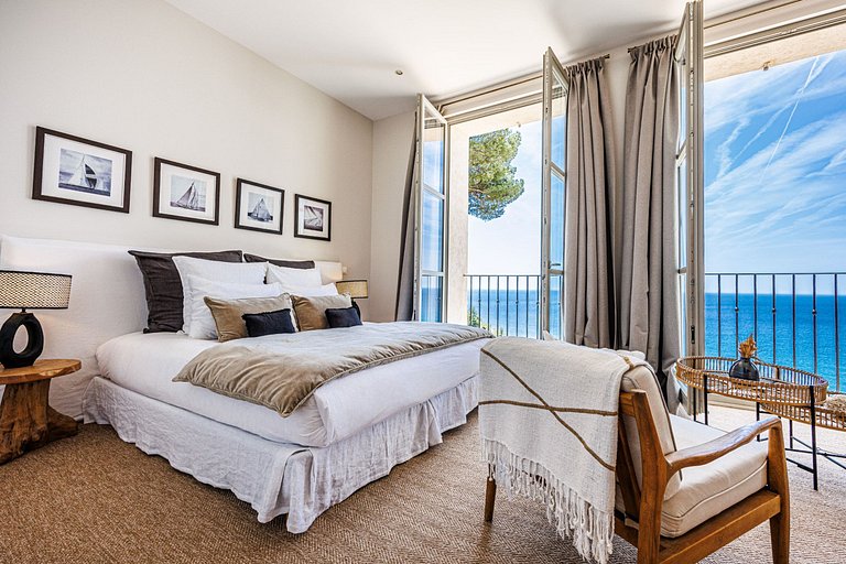 Azu004 - Prestigious Villa in Cassis