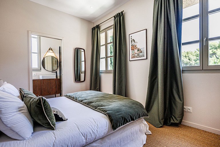 Azu004 - Prestigious Villa in Cassis