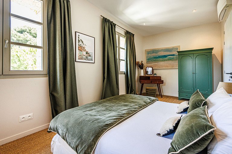 Azu004 - Prestigious Villa in Cassis