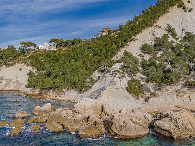 Azu004 - Prestigious Villa in Cassis