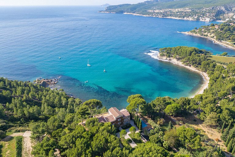 Azu004 - Prestigious Villa in Cassis