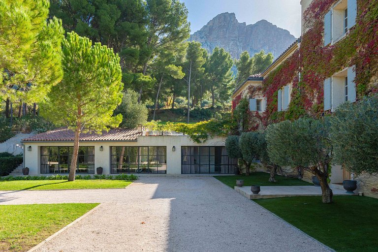 Azu004 - Prestigious Villa in Cassis