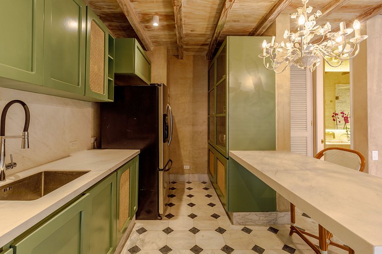 Car067 - Duplex apartment in Cartagena's Old City