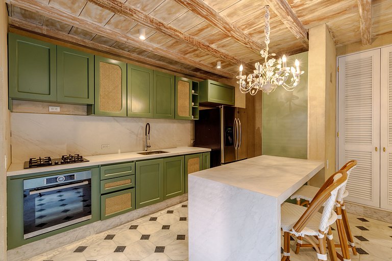 Car067 - Duplex apartment in Cartagena's Old City
