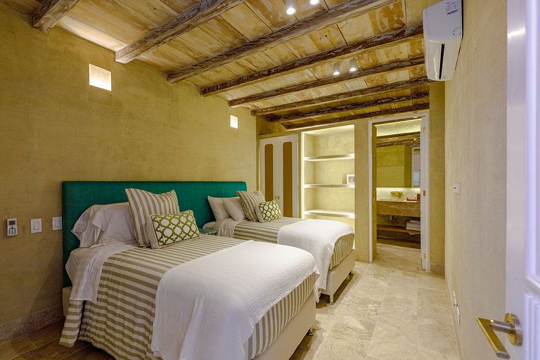 Car084 - Apartment with rooftop terrace in Cartagena's Cente