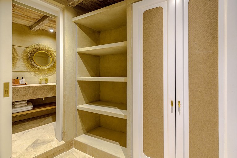 Car084 - Apartment in Cartagena's Center