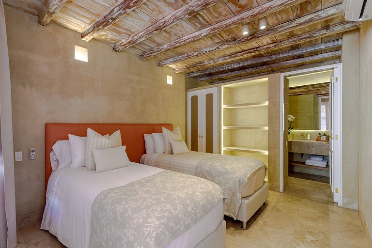 Car084 - Apartment with rooftop terrace in Cartagena's Cente