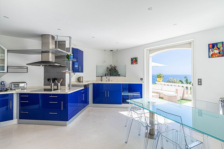 Azu132 - Villa d’Exception à Louer à Super Cannes