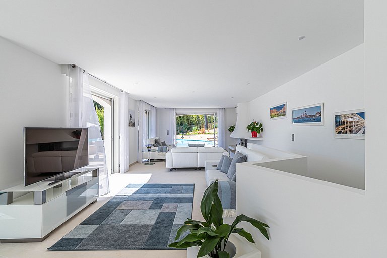 Azu132 - Villa de Lujo en Alquiler en Super Cannes