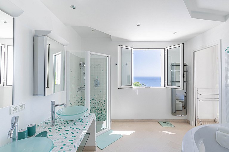 Azu132 - Villa de Lujo en Alquiler en Super Cannes