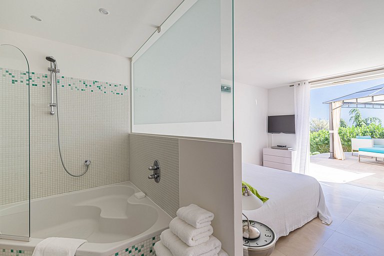 Azu132 - Villa d’Exception à Louer à Super Cannes