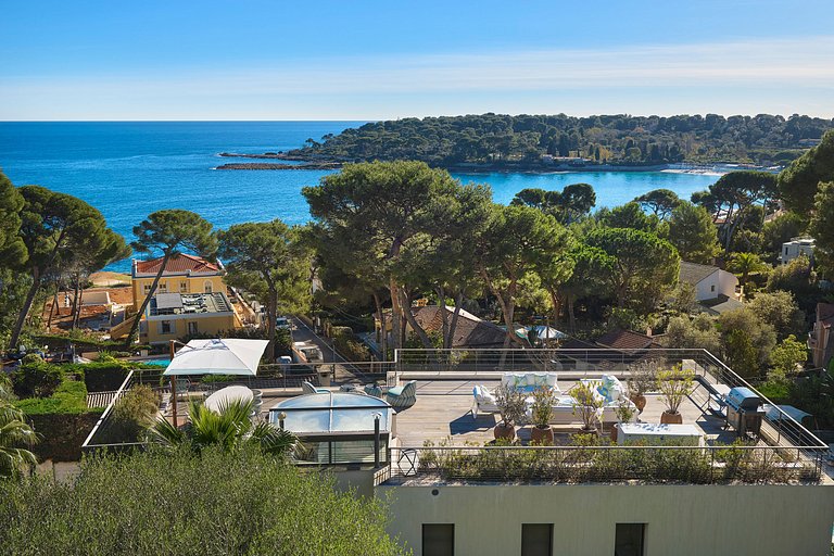 Azu054 - Exclusive Villa in Billionaires’ Bay