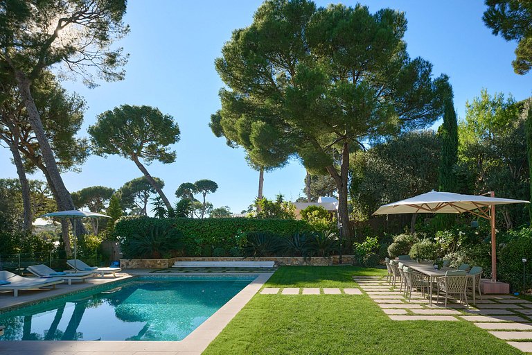 Azu054 - Exclusive Villa in Billionaires’ Bay