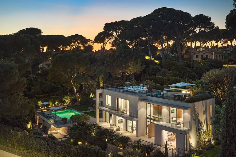 Azu054 - Exclusive Villa in Billionaires’ Bay