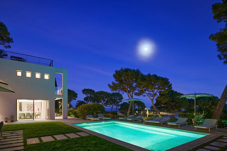 Azu054 - Villa dans la Baie des Milliardaires
