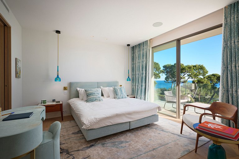 Azu054 - Exclusive Villa in Billionaires’ Bay