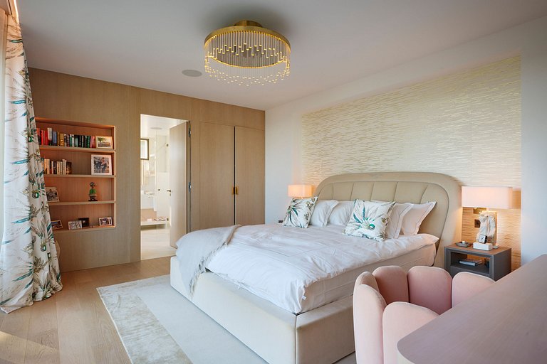 Azu054 - Exclusive Villa in Billionaires’ Bay