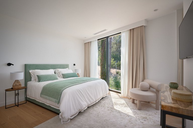 Azu068 - Luxury Villa with Views on Saint-Tropez